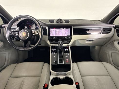 Certified 2023 Porsche Macan AWD/4WD image 11