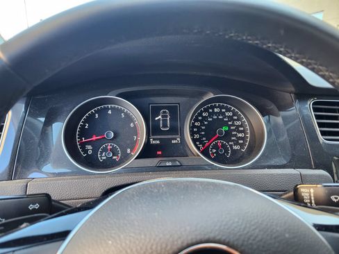Used 2021 Volkswagen Golf 4-Door FWD image 8