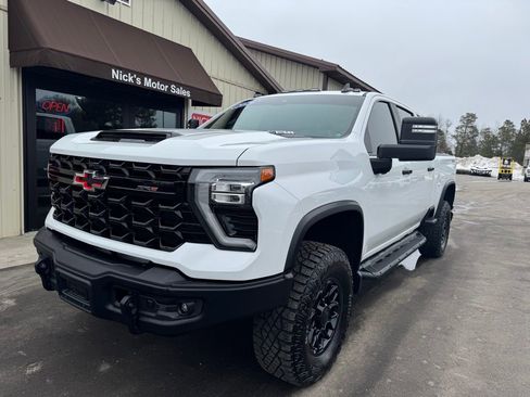 Used 2024 Chevrolet Silverado 2500 ZR2 w/ ZR2 Bison Edition image 10