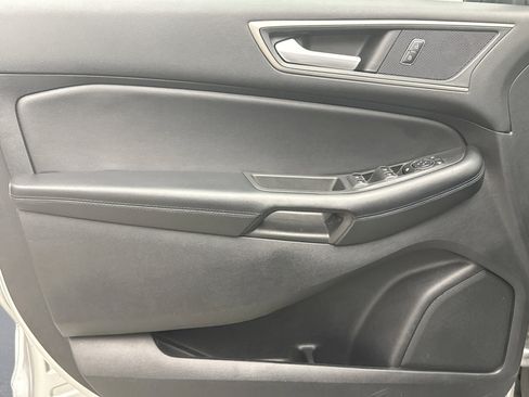 Used 2022 Ford Edge SEL w/ Convenience Package image 9