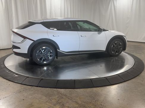New 2025 Kia EV6 Light image 2