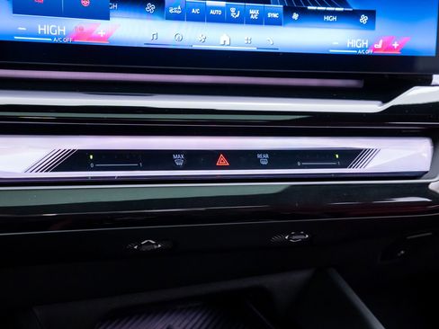 Certified 2024 BMW 540i xDrive 540i xDrive w/ Premium Package image 28