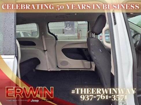 Used 2023 Chrysler Voyager LX image 15