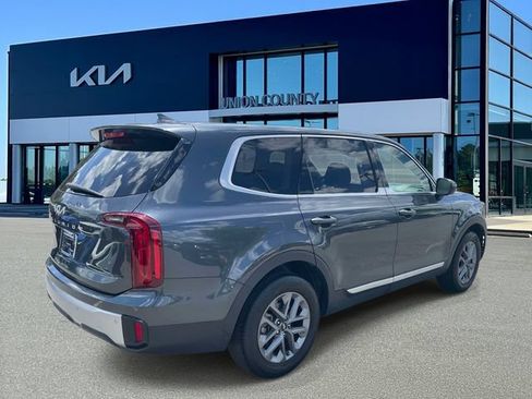 Certified 2024 Kia Telluride LX FWD image 9