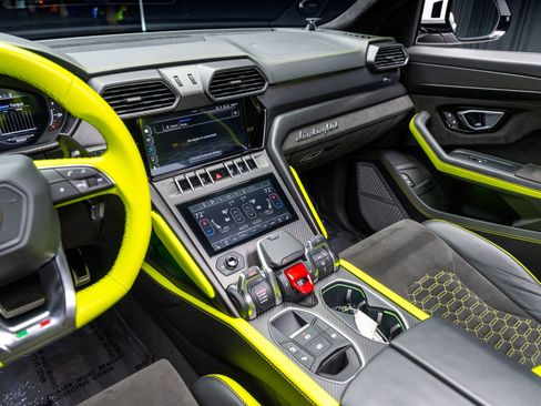 Used 2022 Lamborghini Urus image 59