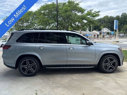 Used 2025 Mercedes-Benz GLS 450 4MATIC image 9
