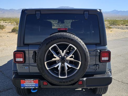 Used 2024 Jeep Wrangler Sport S w/ Technology Group AWD/4WD image 6