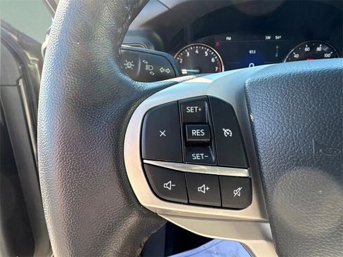 Used 2023 Ford Explorer XLT image 21
