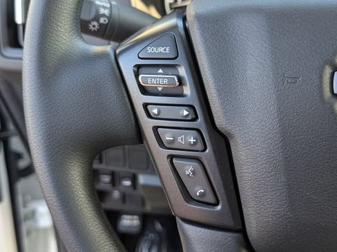 Used 2025 Nissan Frontier S AWD/4WD image 19