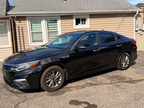 Used 2020 Kia Optima LX FWD image 2