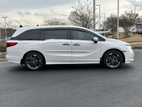 Certified 2024 Honda Odyssey Elite image 11