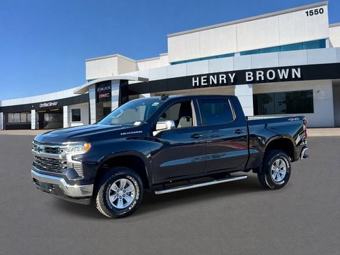 Used 2022 Chevrolet Silverado 1500 LT AWD/4WD image 1