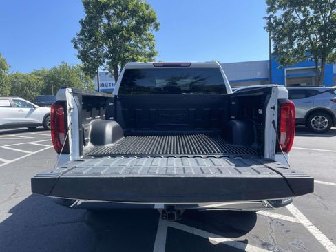 Used 2025 GMC Sierra 1500 SLT RWD image 8