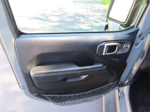 Certified 2018 Jeep Wrangler Unlimited Sahara AWD/4WD image 20