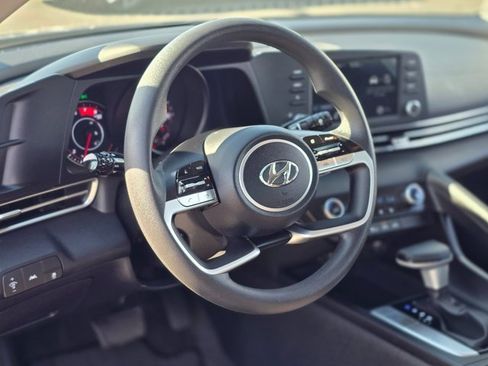 Certified 2023 Hyundai Elantra SEL image 13