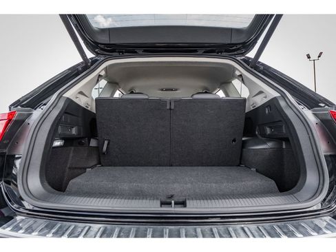 Used 2024 Volkswagen Tiguan Wolfsburg Edition FWD image 32