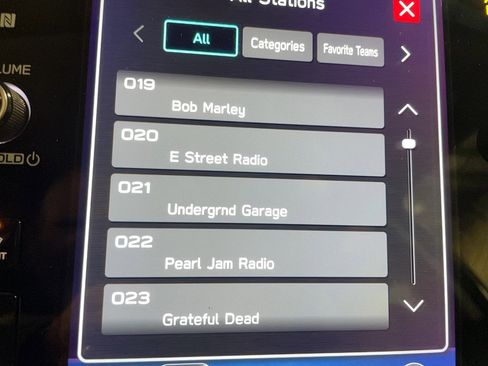 Used 2021 Subaru Outback Limited image 11