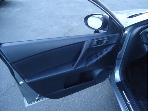 Used 2011 MAZDA MAZDA3 i Sport FWD image 10