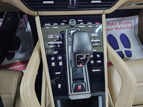 Used 2020 Porsche Cayenne image 35