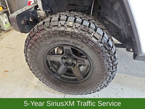 Used 2019 Jeep Wrangler Unlimited Rubicon w/ Dual Top Group AWD/4WD image 32