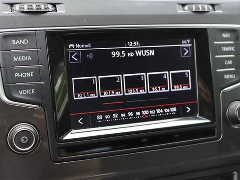 Used 2015 Volkswagen e-Golf SEL Premium FWD image 18