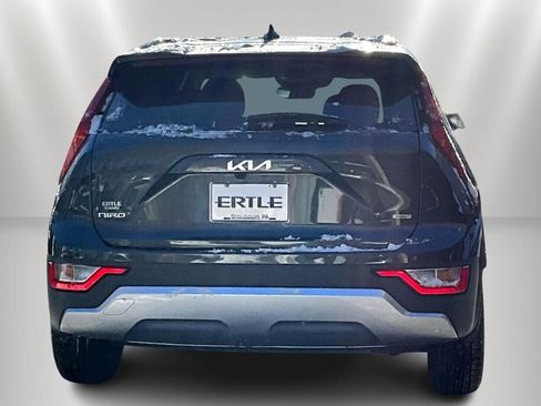 Used 2023 Kia Niro EX image 6