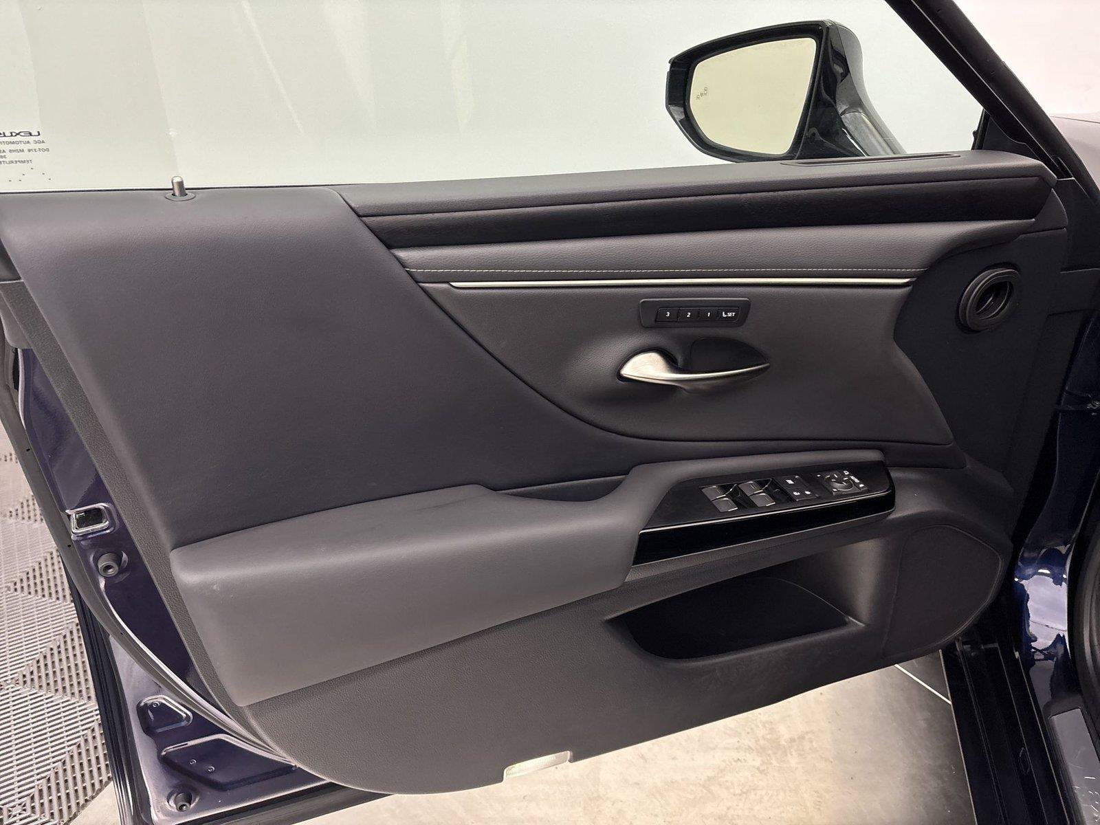 Used 2022 Lexus ES 350 w/ Premium Package FWD image 26