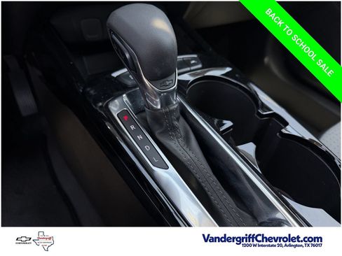 Used 2025 Chevrolet Trax LT FWD image 16