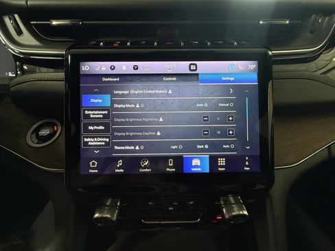 Used 2025 Jeep Grand Cherokee L Summit w/ Advanced Protech Group IV AWD/4WD image 33