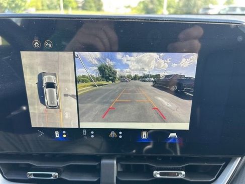 New 2026 Chevrolet Equinox LT w/ Convenience Package II image 13