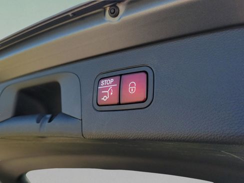 Certified 2022 Mercedes-Benz GLC 43 AMG 4MATIC image 30