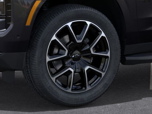 New 2026 Chevrolet Suburban RST w/ Comfort Package AWD/4WD image 9