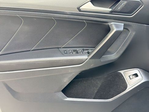 Used 2023 Volkswagen Tiguan SE R-Line image 13