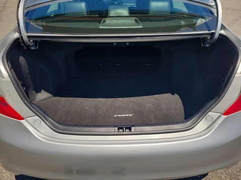 Used 2014 Toyota Camry SE FWD image 17
