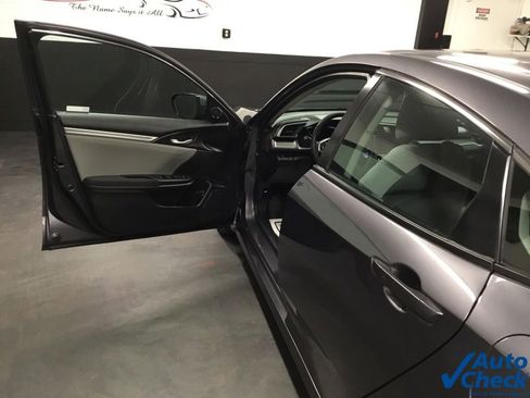 Used 2018 Honda Civic EX image 19