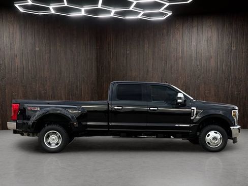 Used 2019 Ford F350 XLT w/ XLT Premium Package AWD/4WD image 8