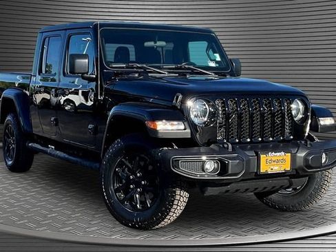 Used 2022 Jeep Gladiator Sport AWD/4WD image 3