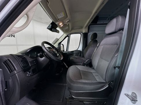 Used 2023 RAM ProMaster 2500 image 12