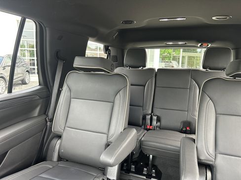 Certified 2024 GMC Yukon SLT w/ SLT Luxury Package AWD/4WD image 27