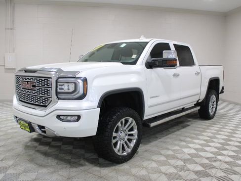 Used 2016 GMC Sierra 1500 Denali w/ Denali Ultimate Package AWD/4WD image 8