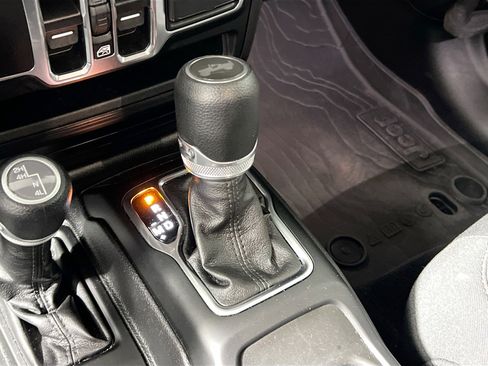 Used 2023 Jeep Wrangler Sport S image 25