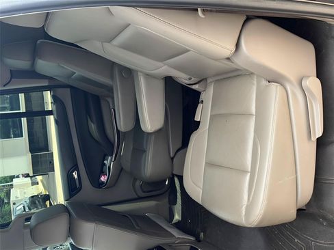 Used 2018 Chevrolet Suburban LT w/ Max Trailering Package RWD image 2