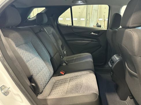 Used 2022 Chevrolet Equinox LT AWD/4WD image 32