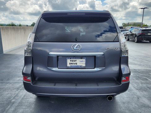 Used 2017 Lexus GX 460 Premium w/ Premium Package AWD/4WD image 4