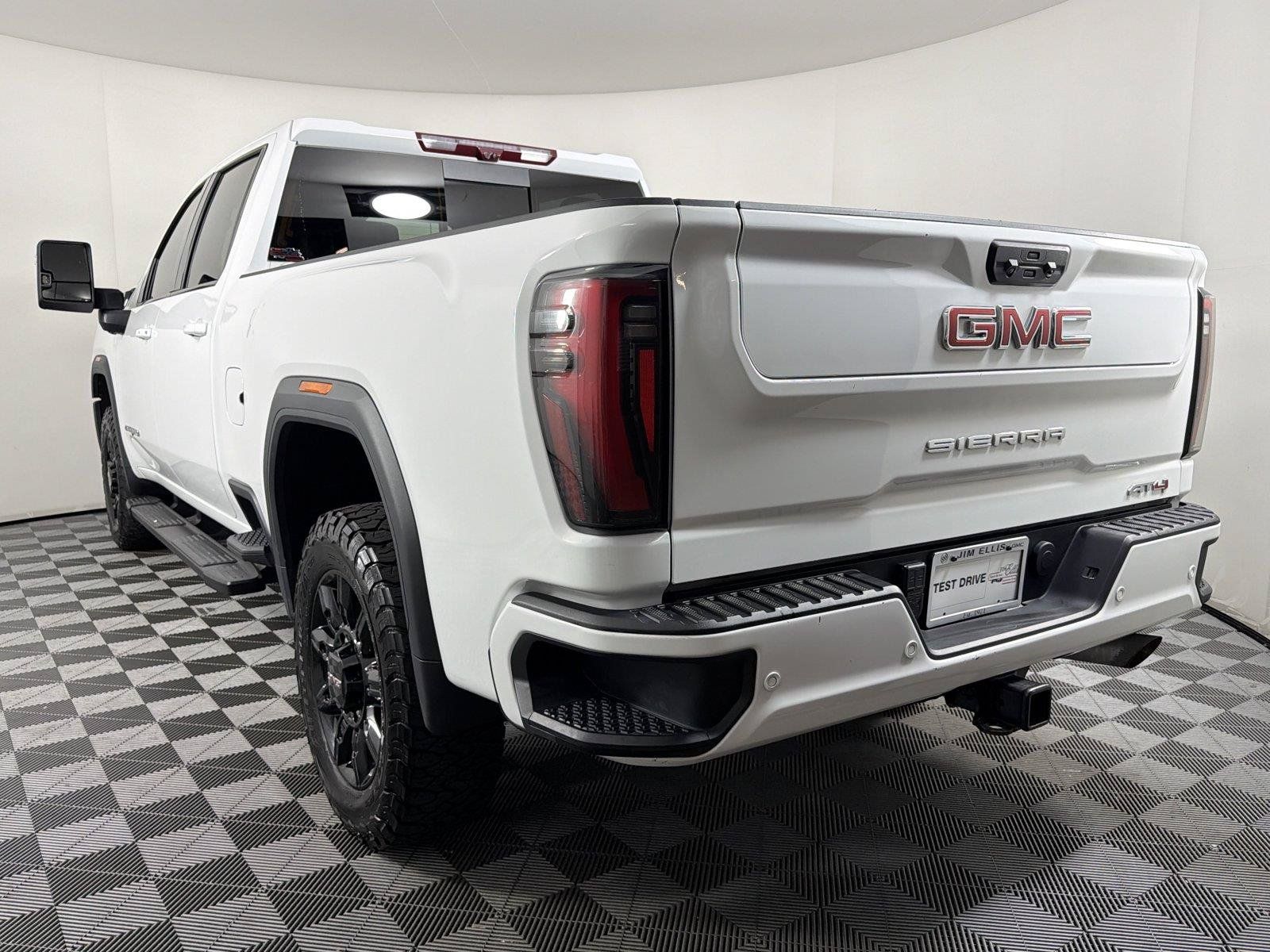Certified 2024 GMC Sierra 2500 AT4 w/ AT4 Premium Plus Package AWD/4WD image 4