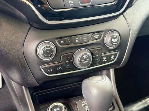 Used 2020 Jeep Cherokee Limited AWD/4WD image 17