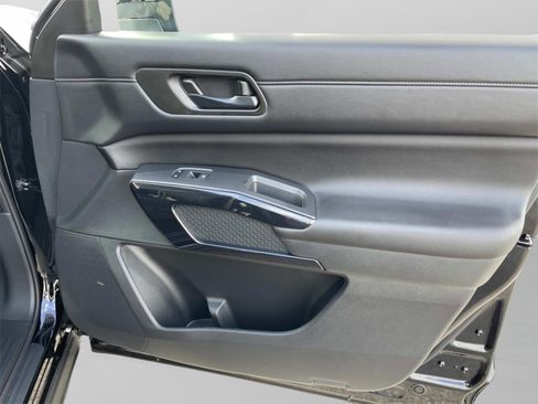 New 2025 Nissan Pathfinder SV image 20