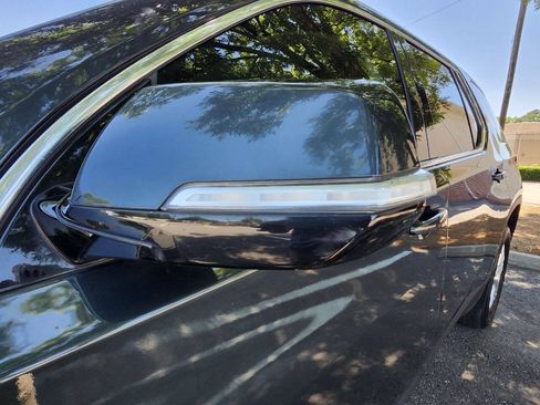 Used 2019 Chevrolet Traverse LT FWD image 12