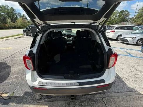 Used 2020 Ford Explorer XLT w/ Equipment Group 202A RWD image 18