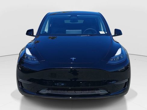 Used 2025 Tesla Model Y Long Range AWD/4WD image 2